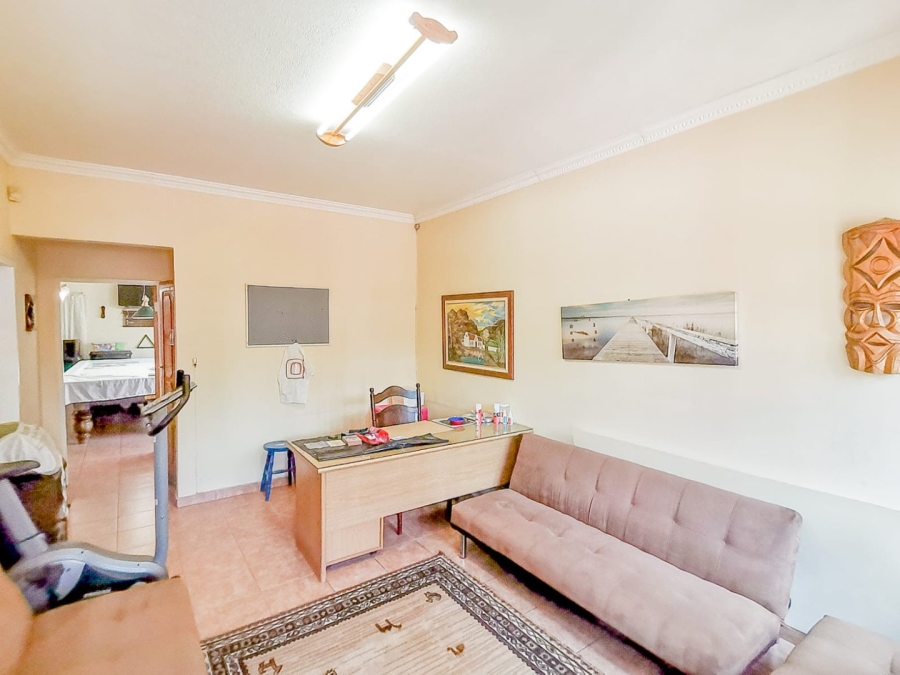 7 Bedroom Property for Sale in Parklands Western Cape